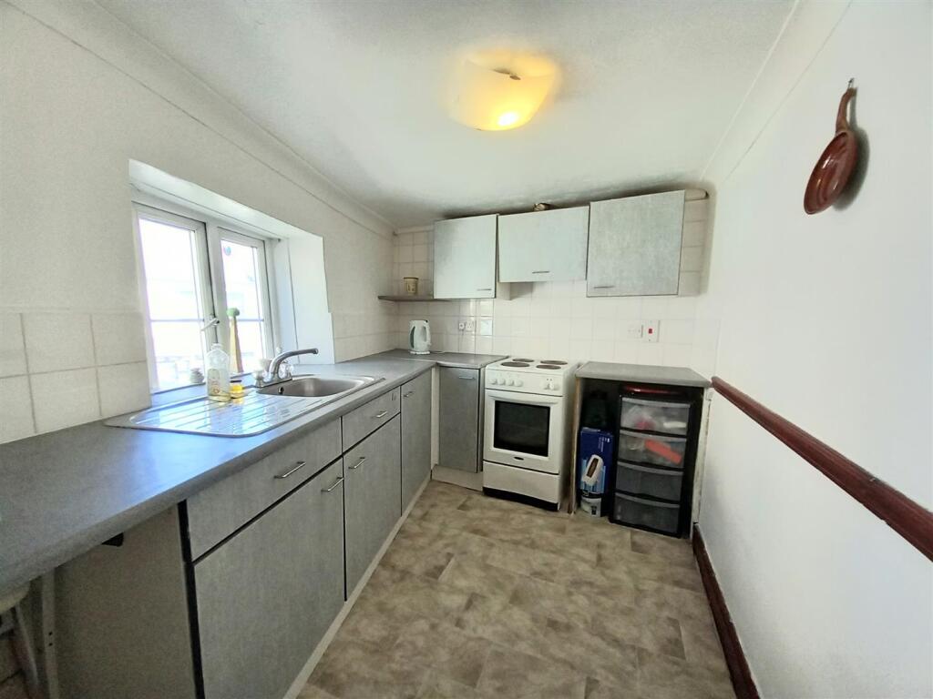 North Road Flat Kitchen.jpg