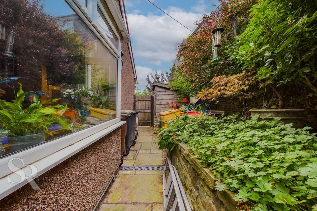 Side Alleyway
