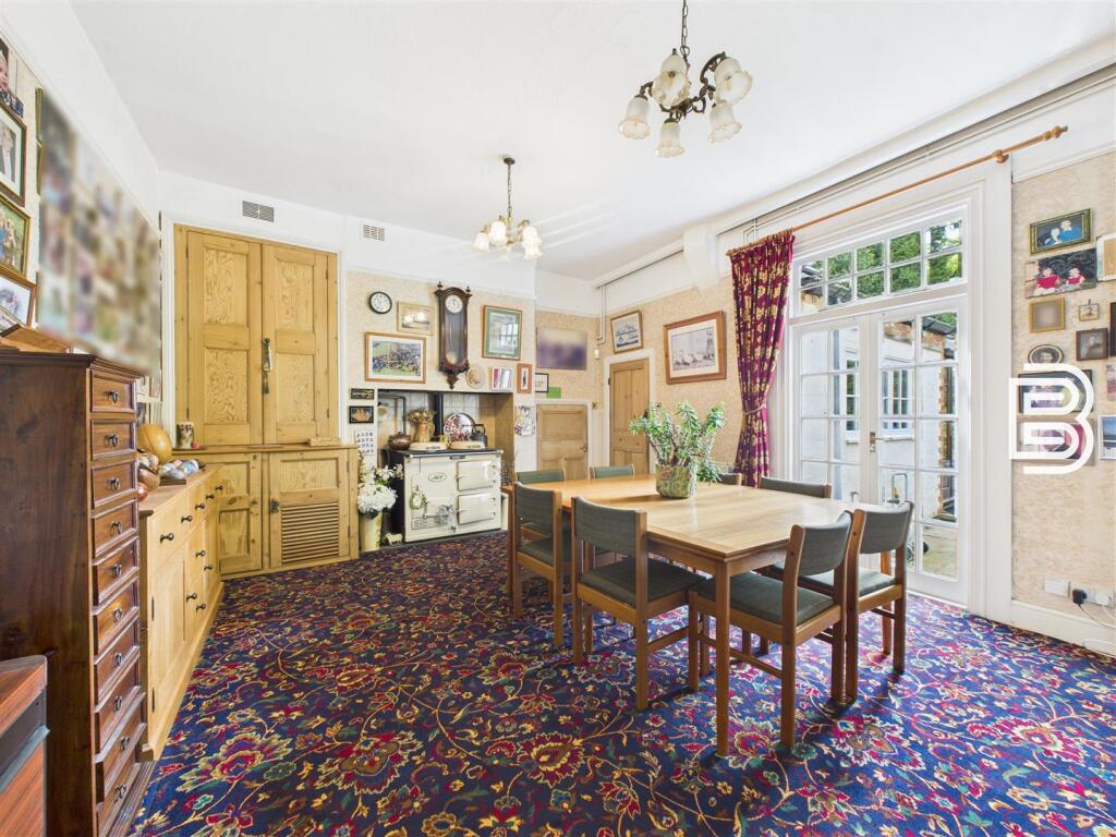 Dining Room.jpg