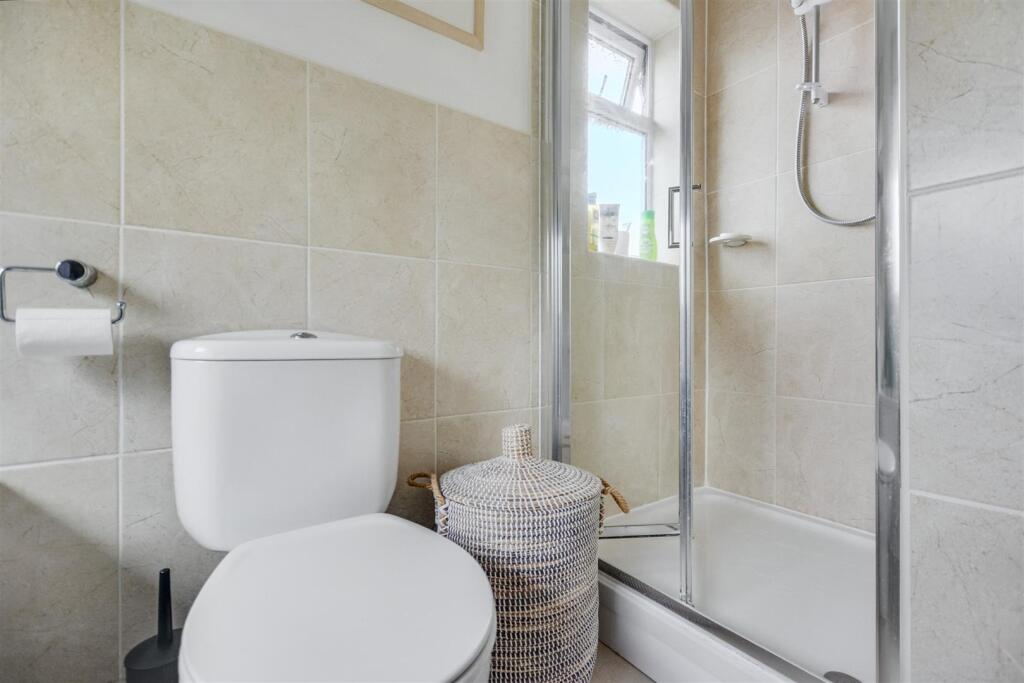 Bathroom_2.jpeg