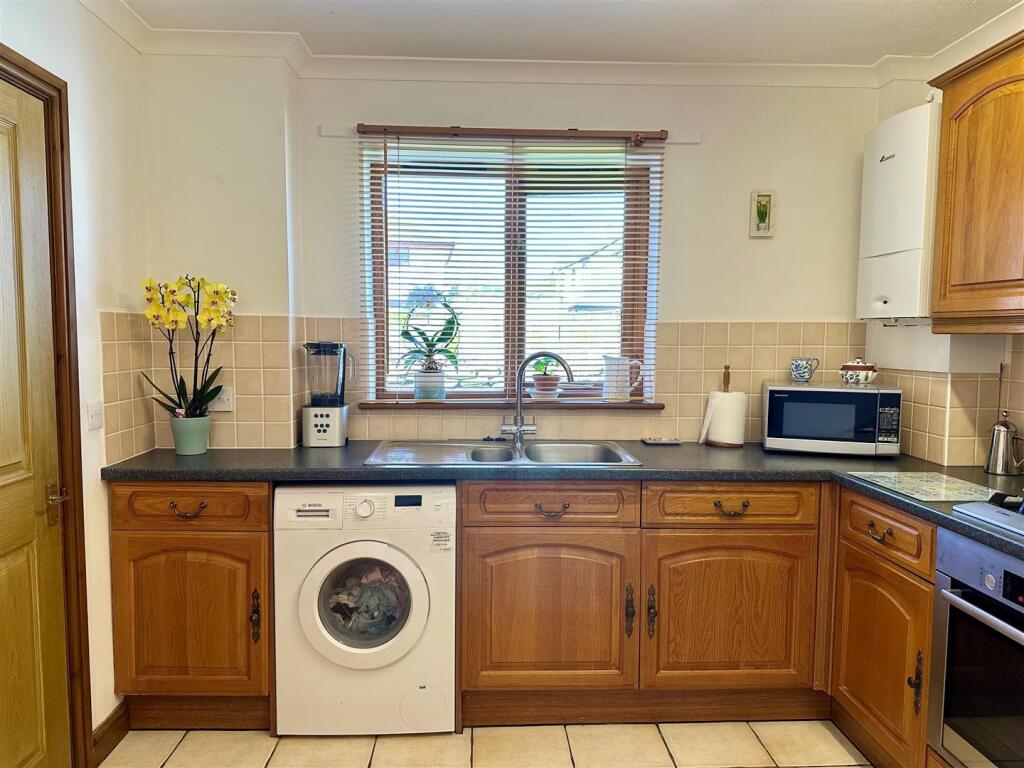 Kitchen 3.jpg