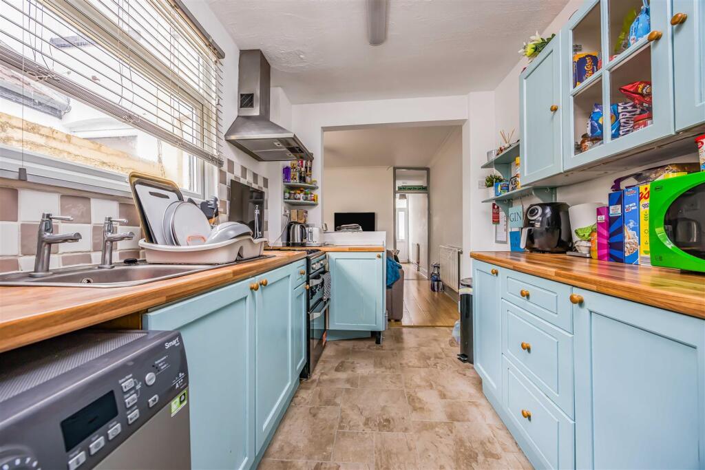 42 Talbot Road, Southsea-Small-PorticoMarketing-Ne