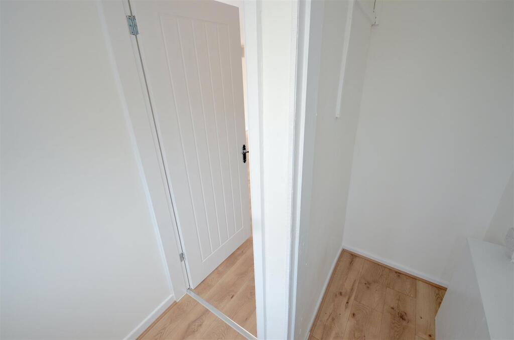 Porch cloakroom.JPG