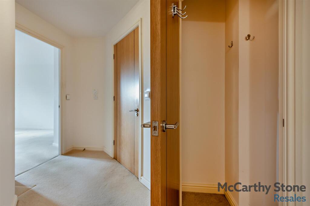8670688-interior06-800.jpg