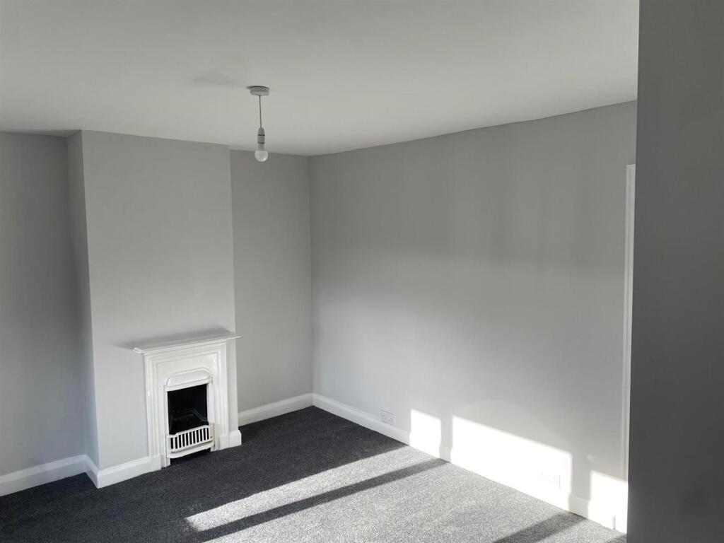 Bedroom 1.jpg