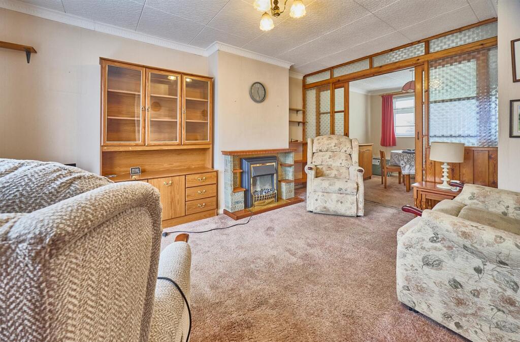 Lounge to Front