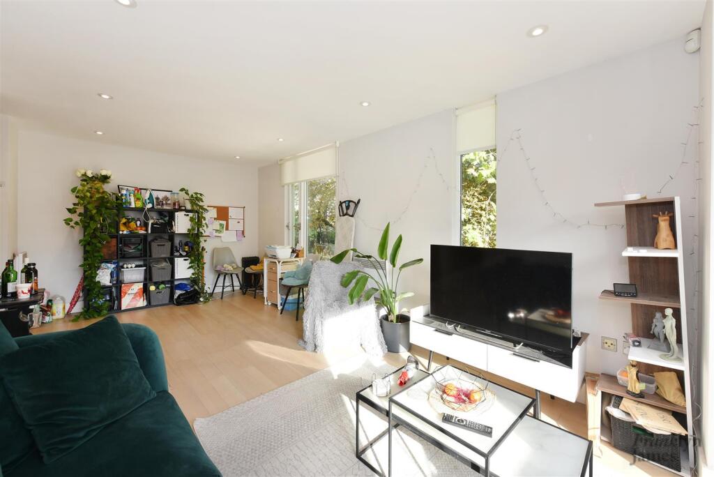 Grosvenor Court (11).JPG