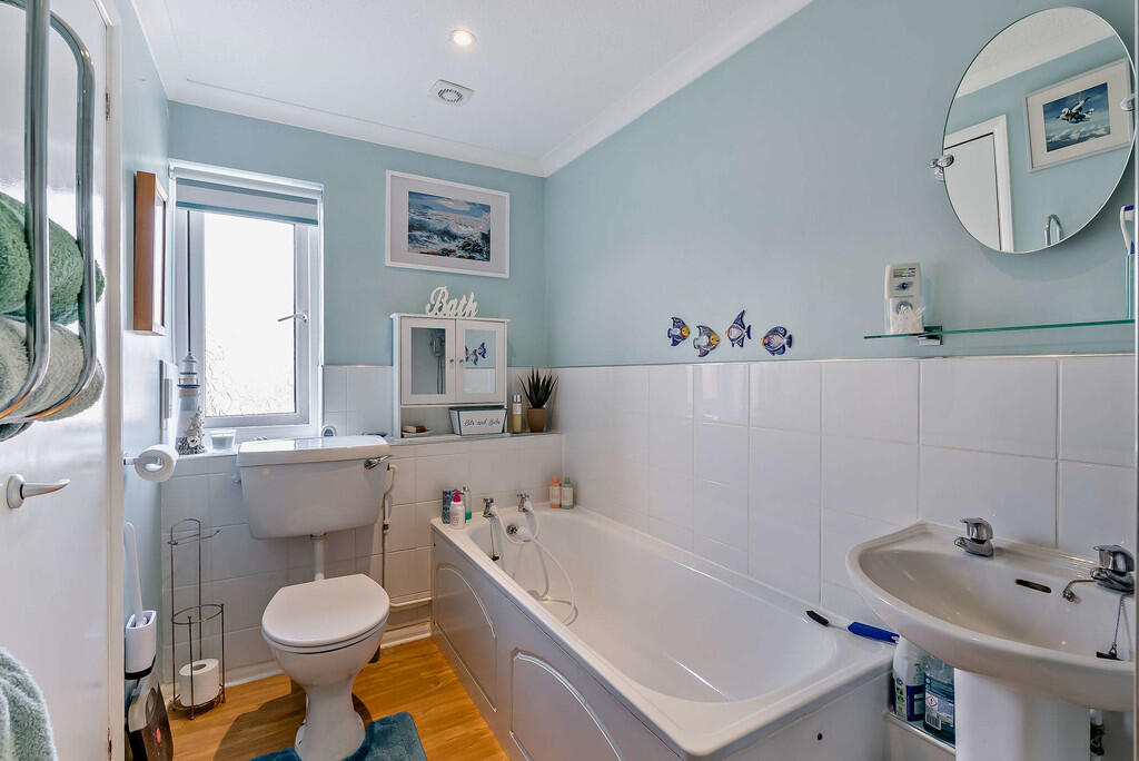 8651916-interior1...