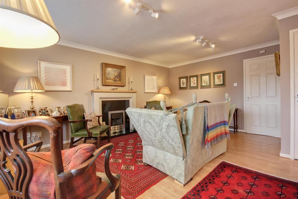 Albion Court (3).jpg