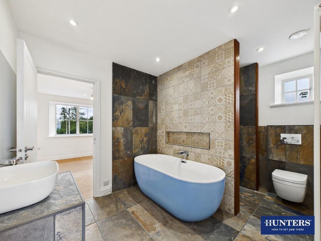 Jack &amp; Jill Bathroom