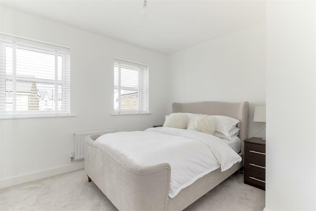 Master Bedroom - B.jpg