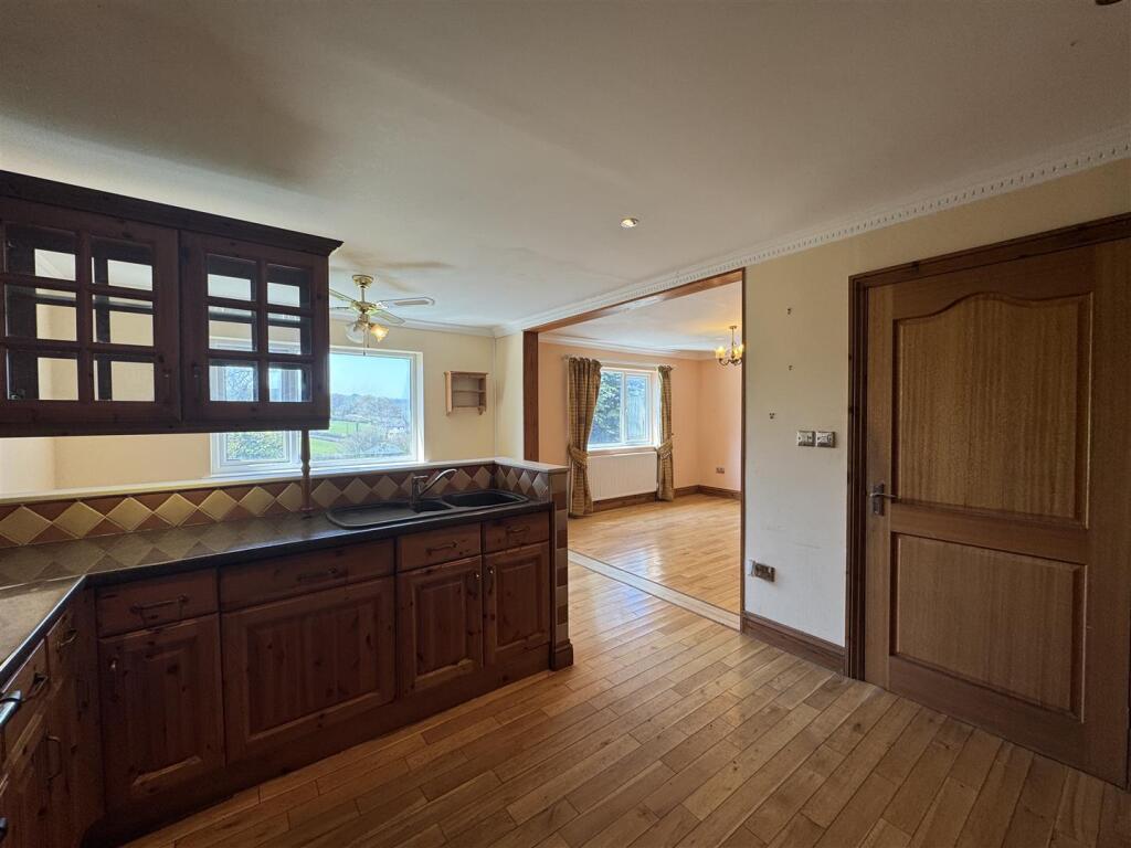 ANOTHER ROOM ASPECT