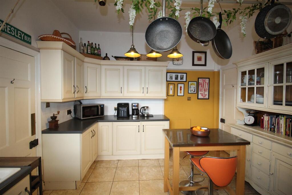 Park Road 74, Kitchen 3.JPG