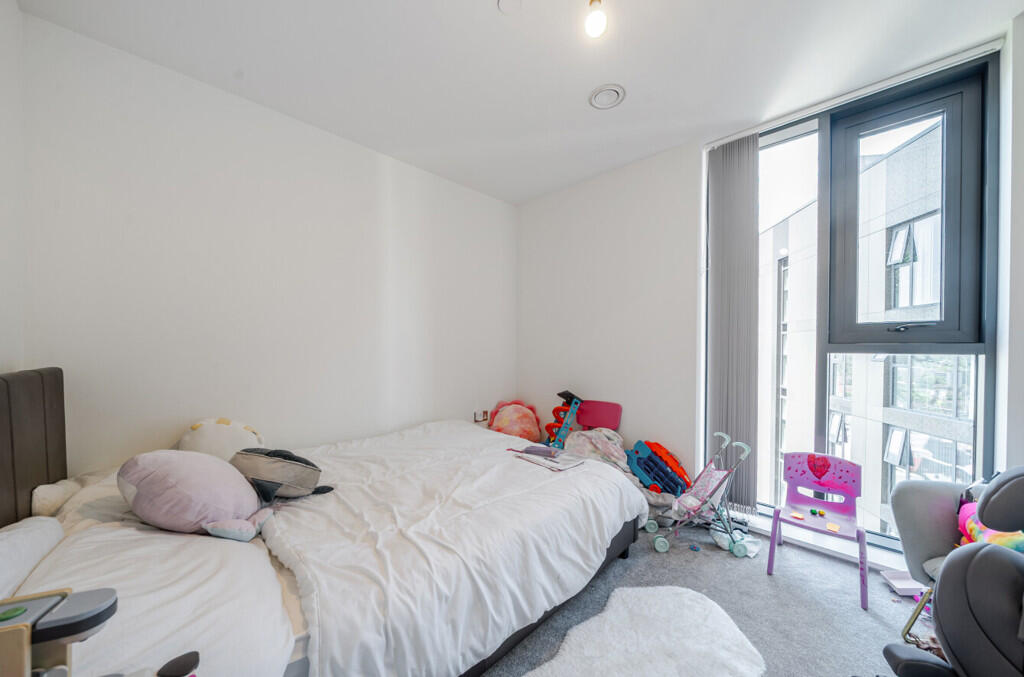 12-68233d48cb052-...