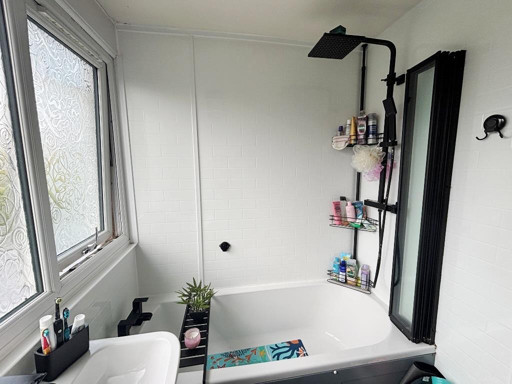 Bathroom (2).JPEG