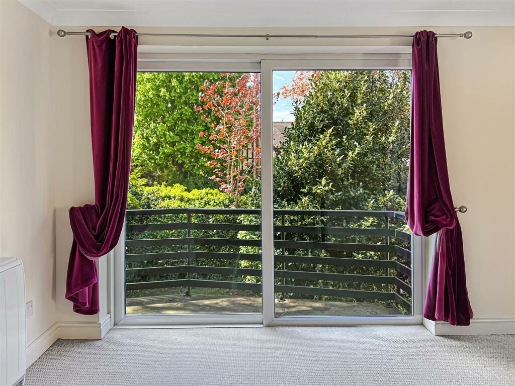 balcony.jpg