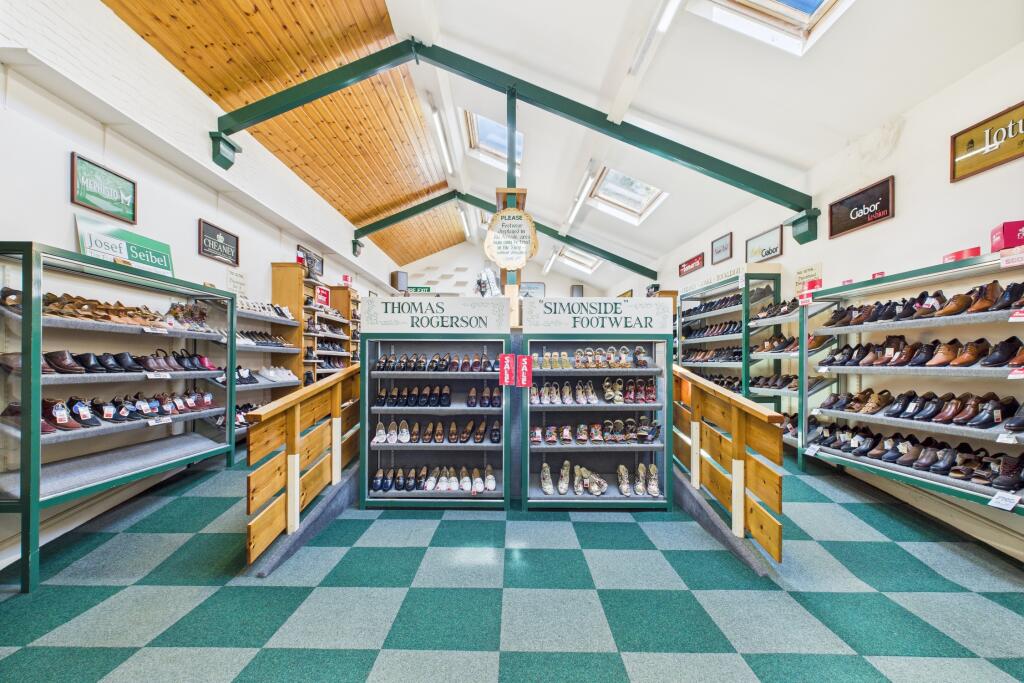 CAM04201G0-PR0094-STILL021