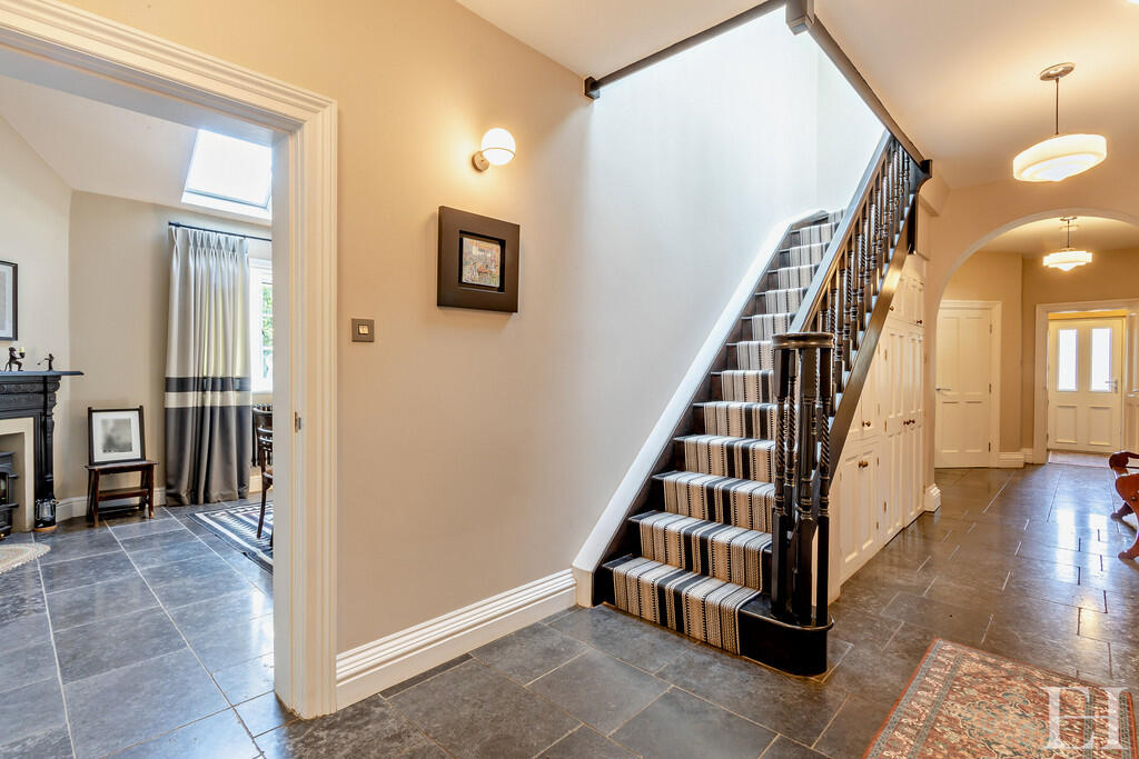 8654607-interiorW...