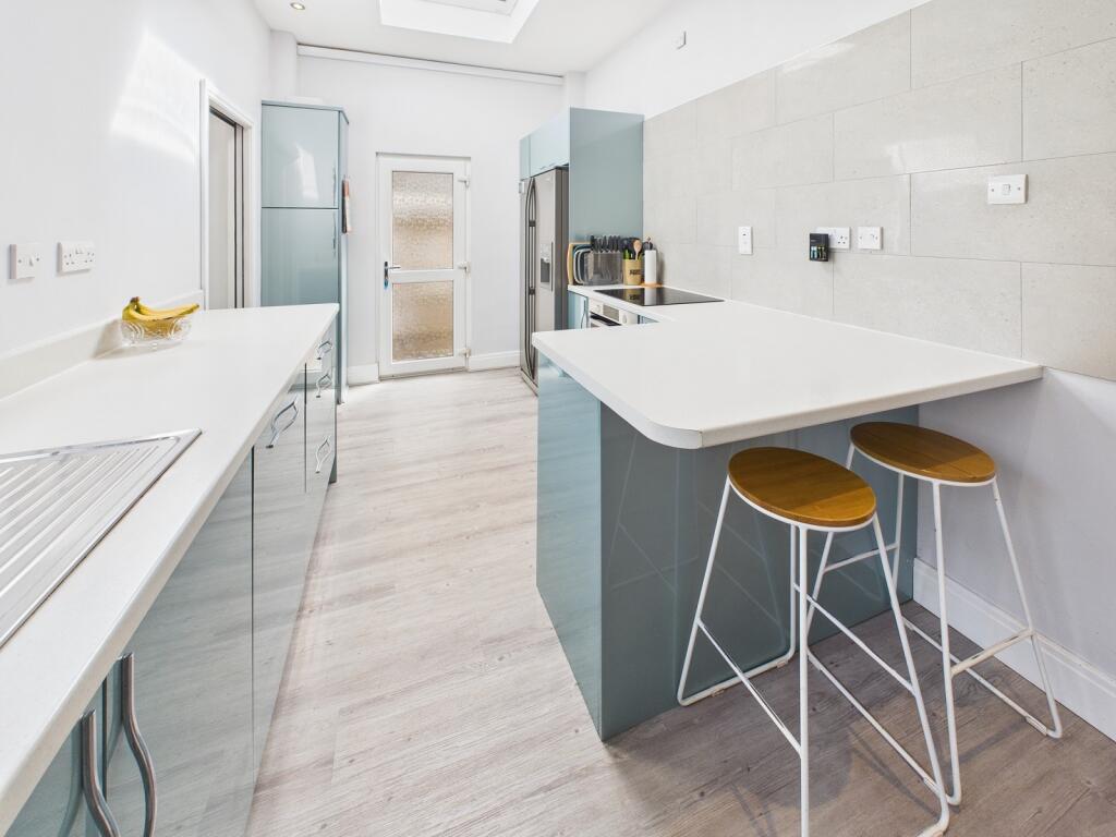 Kitchen and breakfast room