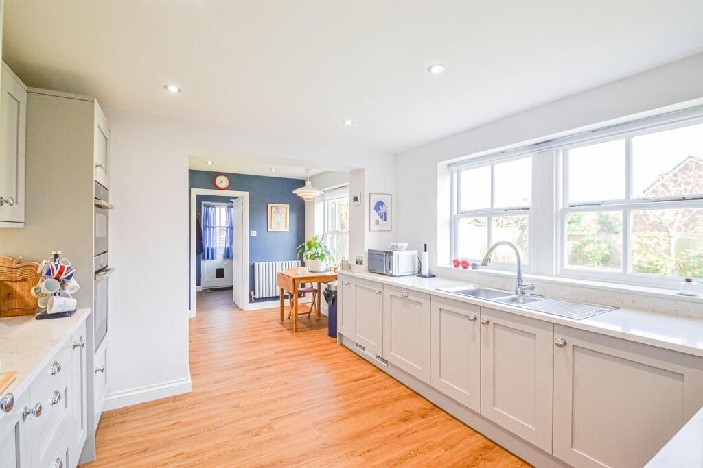 Kitchen &amp; Dining Area