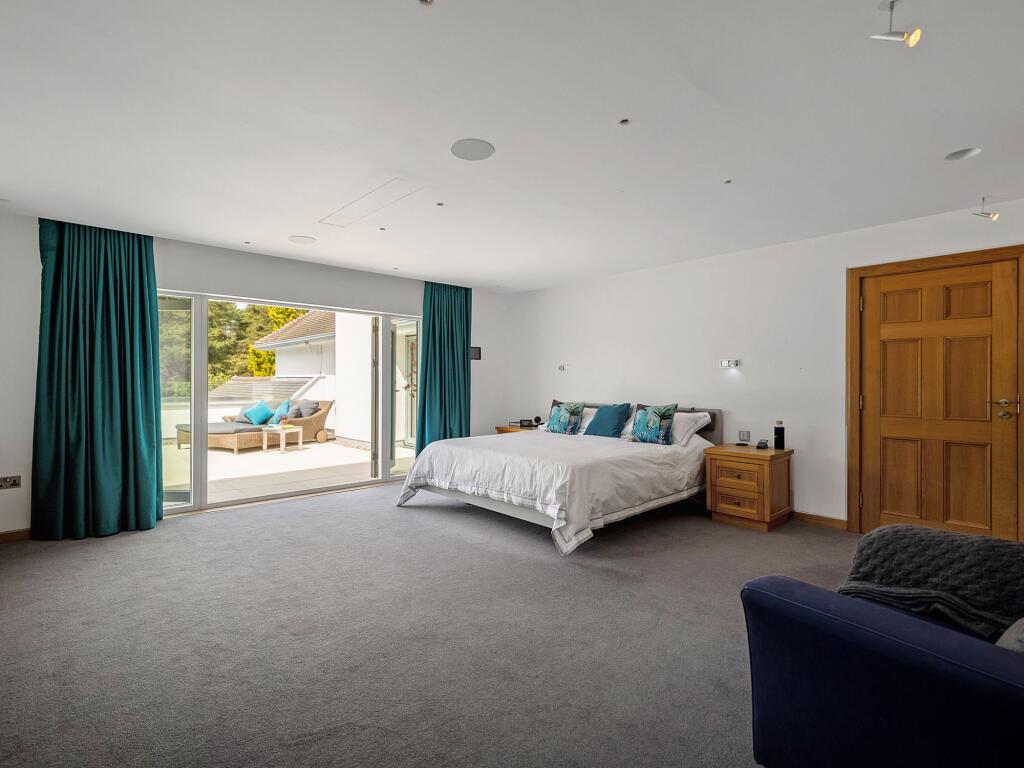 Master bedroom to terrace