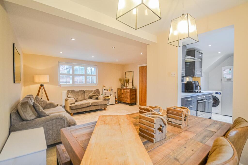 Dining Area &amp; Lounge