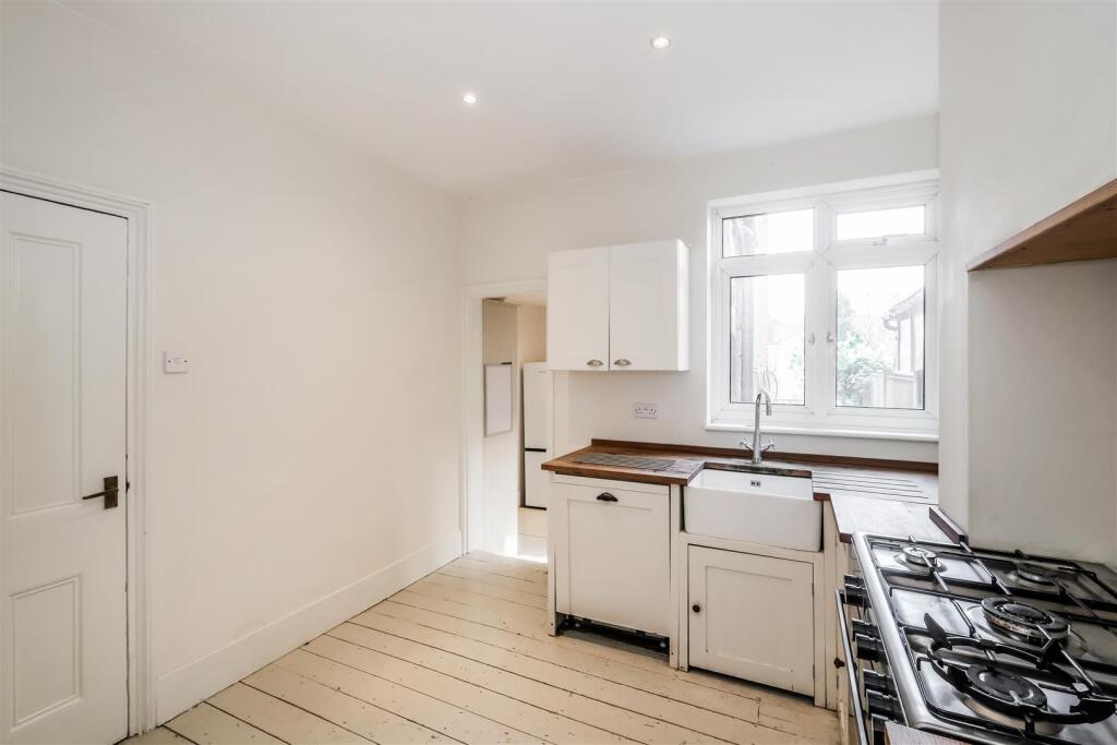 kitchen 3.jpg
