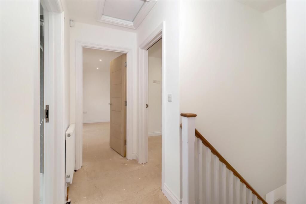 FIRST FLOOR LANDING