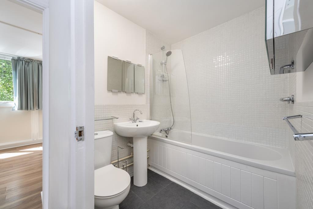 bathroom (2).jpg