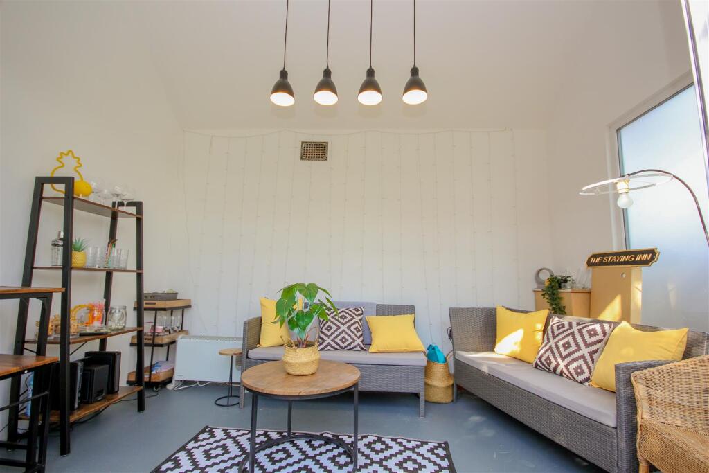 Garden Room.jpg