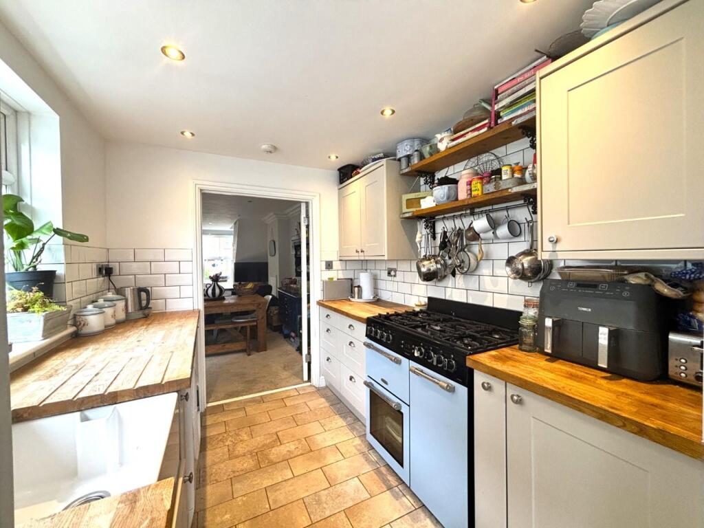 Kitchen_2.jpeg