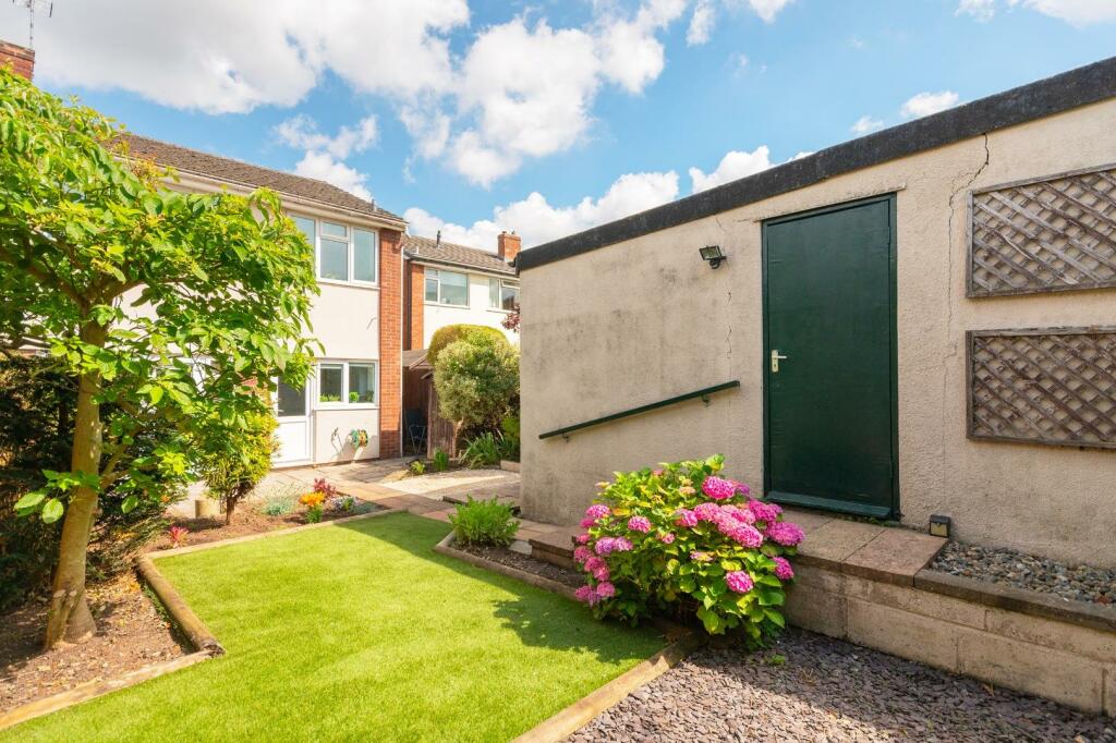 2H8RBN - External G.jpg