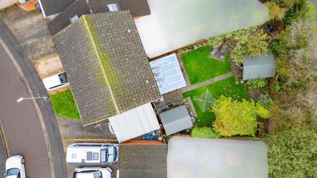 33 Ashgrove Way-4.jpg