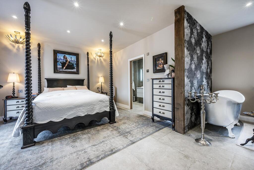 Principal Bedroom