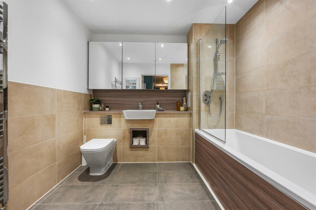 Bathroom.JPG