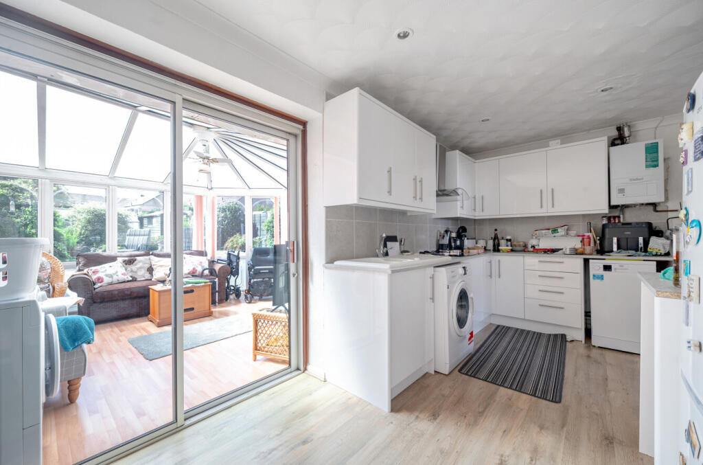 1340663-8-689dea4...