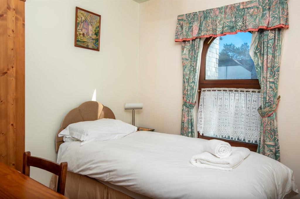 Bed 2.jpg