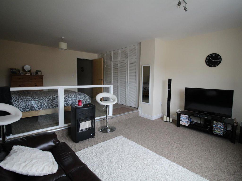 Tufton St lounge.jpg