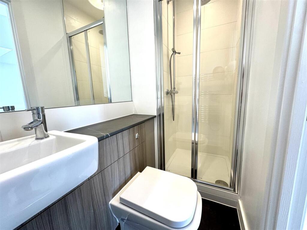 Ensuite pic 2.jpeg
