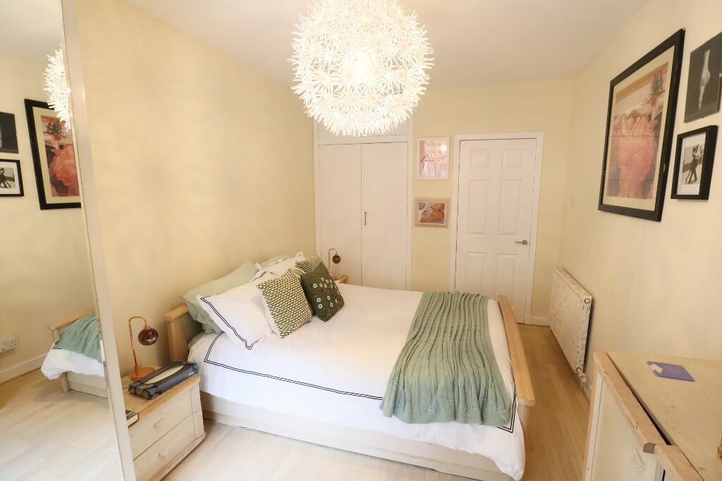 Bedroom 1 (2)