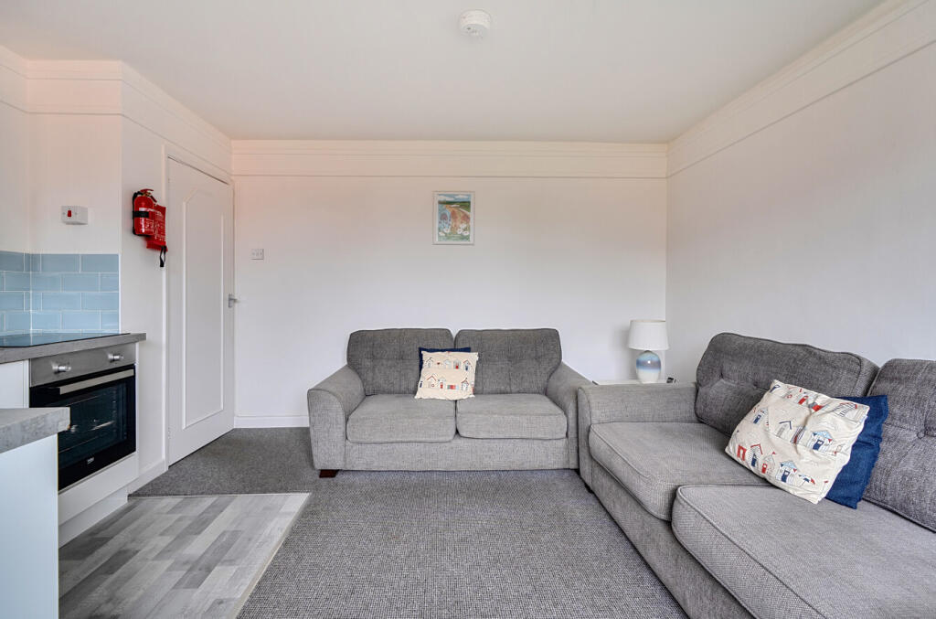 1393369-7-6943d8f...