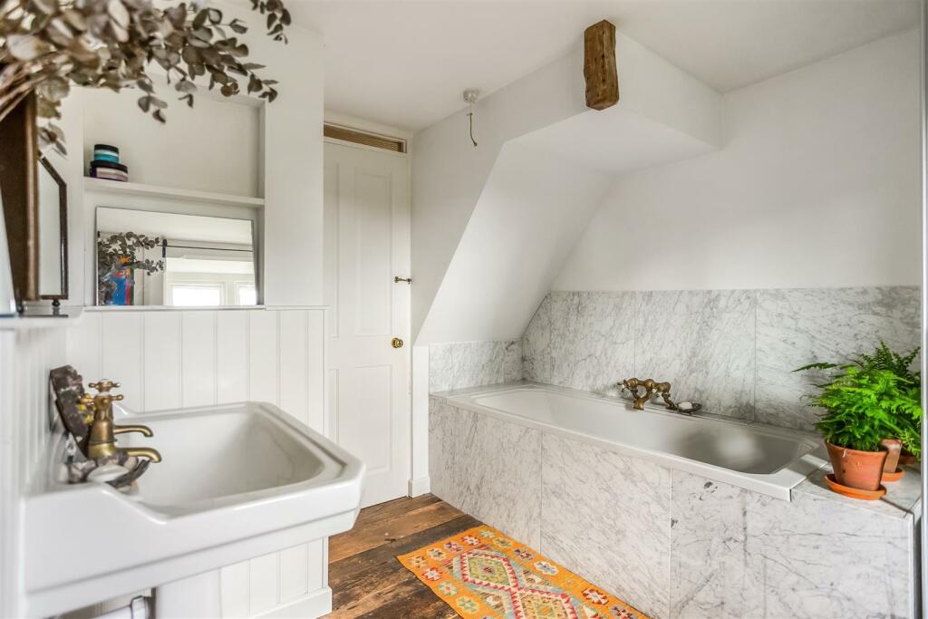 74484_Old-Glebe-House-Bussage  (18).jpg