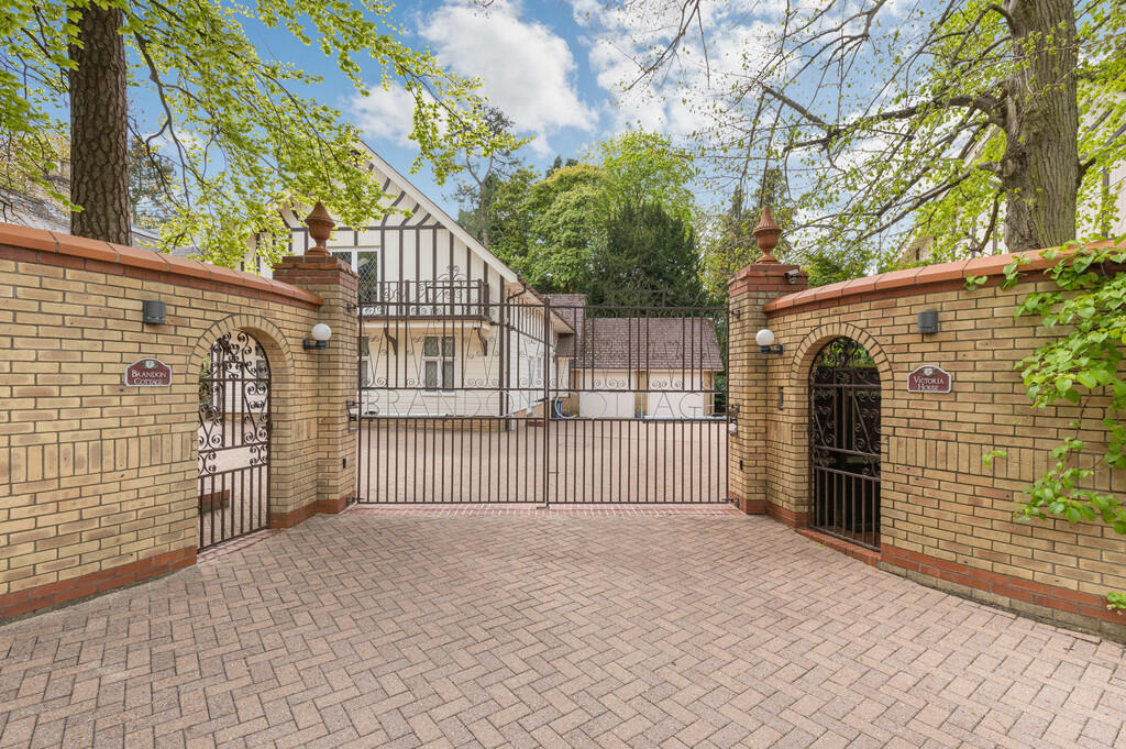Brandon Cottage p...
