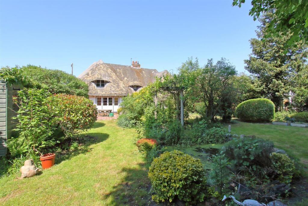 molesy cottage garden ph101.JPG