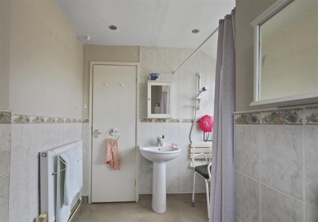 Finedon Road  (5).jpg