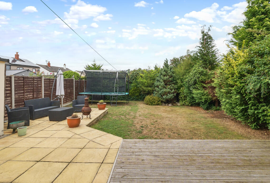 1332488-15-688cdb...