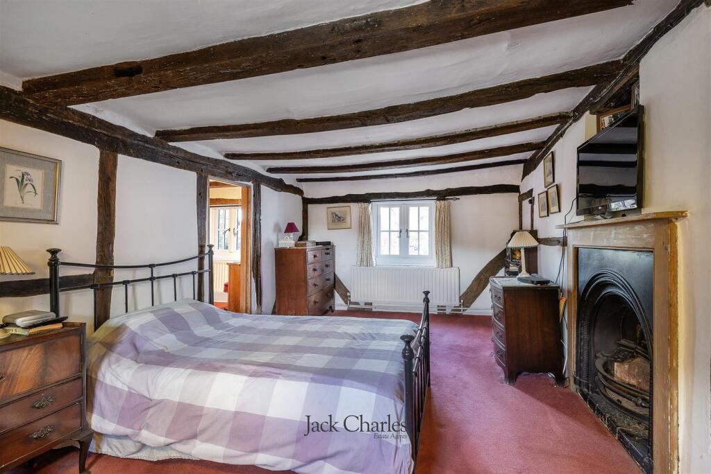 The Artichoke, Park Rd, TN11 9SR 019.jpg