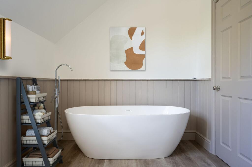 Digital Image: Principal Bathroom