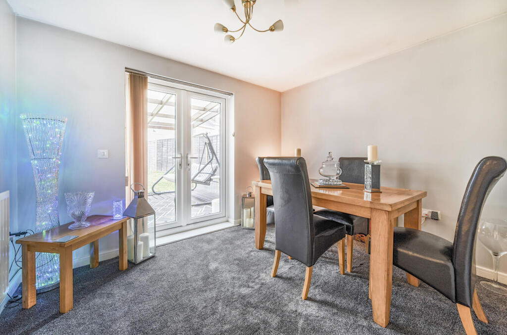 1304500-13-684814...