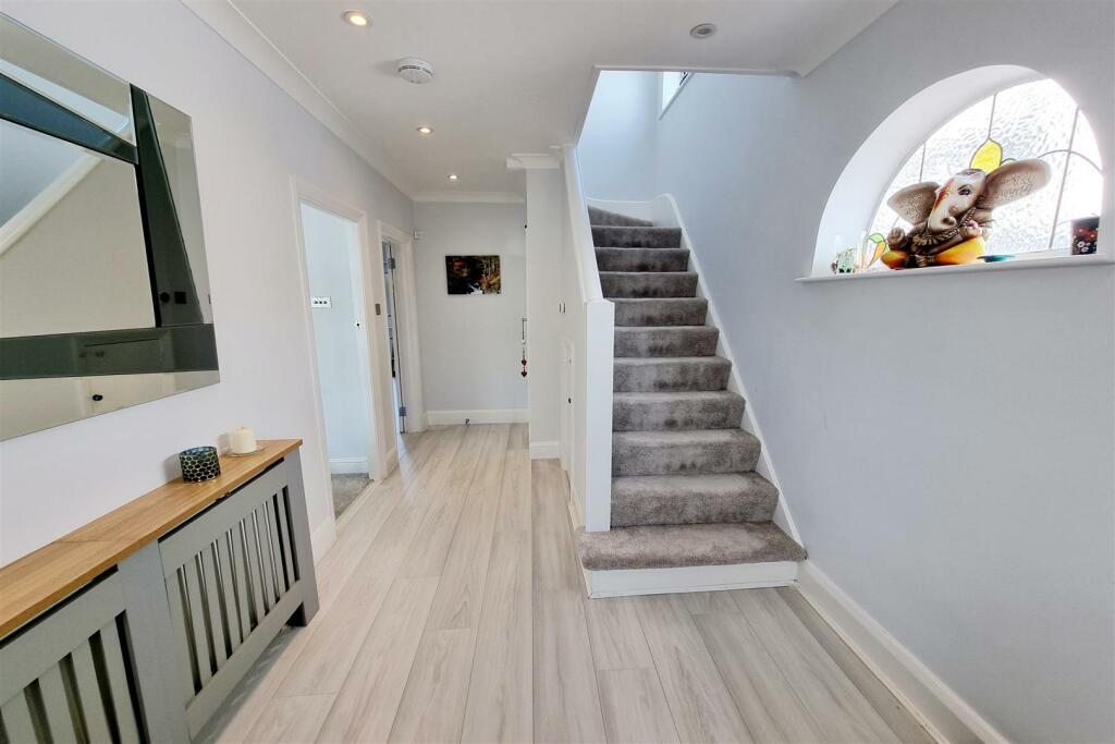 ENTRANCE HALL: PIC. 2